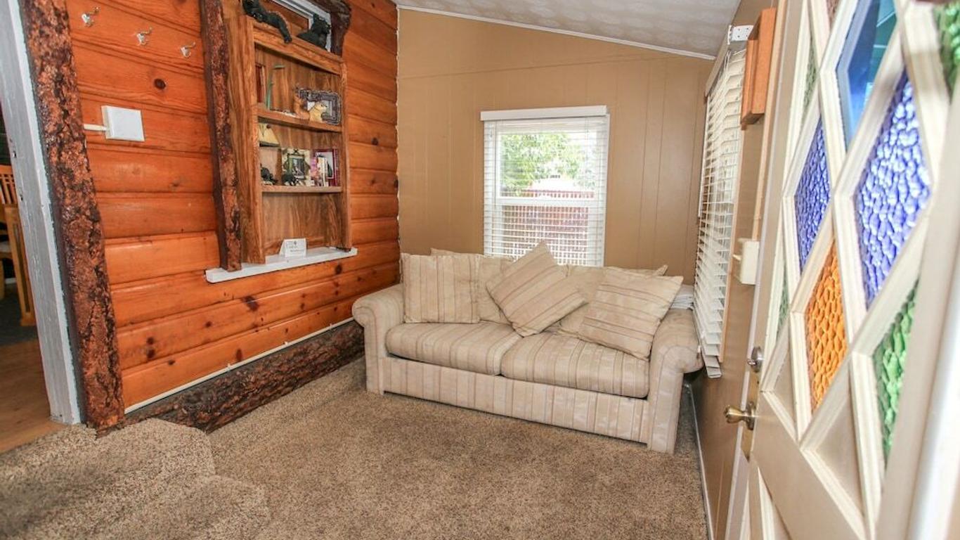 Lil Cabin