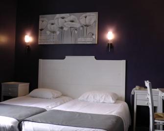 Hotel De l'Univers - Caen - Camera da letto