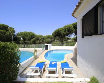 Traditional Portuguese rustic style villa with private pool - クアルテイラ - プール