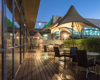 Holiday Inn Johannesburg - Rosebank - Johannesburg - Innenhof