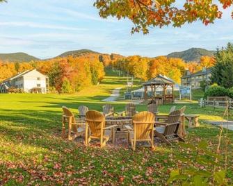 Cozy Club Wyndham Smugglers Notch, 3 Bedroom Deluxe Suite sleeps Eight, Enjoy Endless Outdoor Activities - Smugglers Notch - Patio