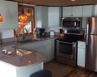Keuka Lake Waterfront Getaway - Finger Lakes/Wine County - Penn Yan - Cozinha