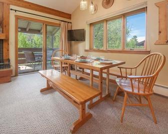 JHRL - Mtn Alder 824, A cozy 2 bedroom condominium located in The Aspens - 威爾遜（懷俄明州） - 餐廳