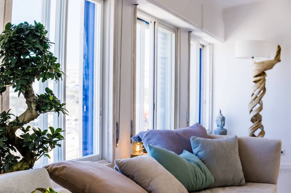 Sandhi House - Yoga & Wellness - Ericeira - Living room