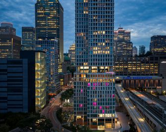 Moxy Montreal Downtown - Montreal - Building