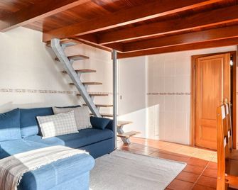Ocean View Cottage a Home in Madeira - Fajã da Ovelha - Living room