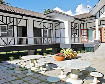 Le' Manah Retreat - Bentong - Budova