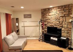 Modern Comfort Stays - Alexandria - Living room