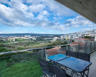 Buarcos Sunset Apartment by Rent4All - Figueira da Foz - Balcony