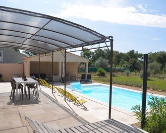 Villa with swimming pool near Gorges du Verdon and Lac de Sainte Croix / free WIFI - 레구세 - 수영장