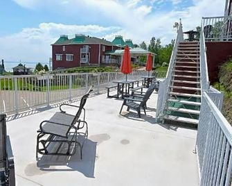 Les Pavillons du Petit Manoir du Casino - La Malbaie - Balkon