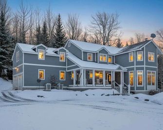 Peaceful 5-Br Escape Near Stratton - Windham - Edificio