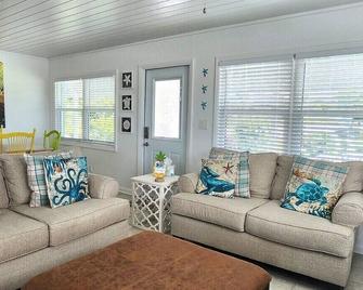 On-Va-Cay Cottage - 2 bdrm, 2 bath Green Turtle Cay! - Green Turtle Cay