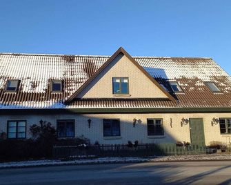 Klintholm Bed & Breakfast - Borre - Будівля
