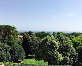 Paderno Del Grappa/Hotel Villa Scalabrini - Crespano del Grappa - Widok na zewnątrz