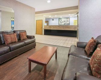 Super 8 by Wyndham Garland North Dallas Area - Garland - Salónek