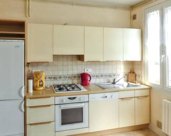 Maison confortable à Châteaulin avec jardin et terrasse. - Châteaulin - Cuisine