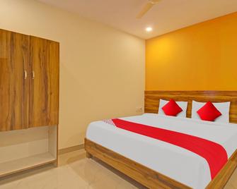 Hotel O R Square - Warangal - Habitación
