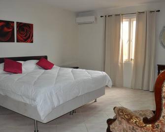 Palm Beach Villa, Walking Distance To Beach, Restaurants And Malls - Noord - Dormitor