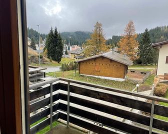 Sanbe Sky View by Quokka 360 - Mountain Apartment with Terrace - San Bernardino (Suiza) - Balcón