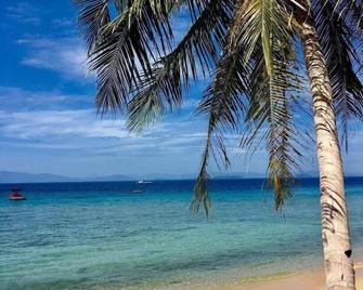 Villamas Perhentian Resort - Pulau Perhentian Besar - Beach