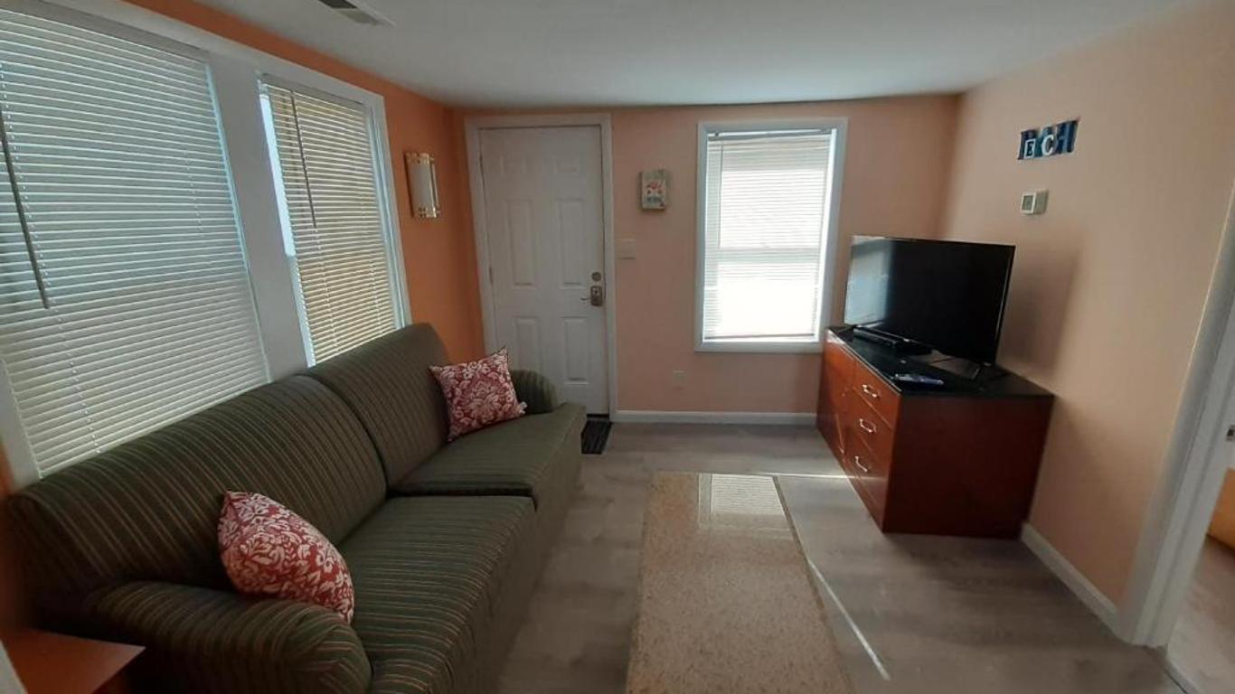 Atlantic Breeze Motel & Apartments