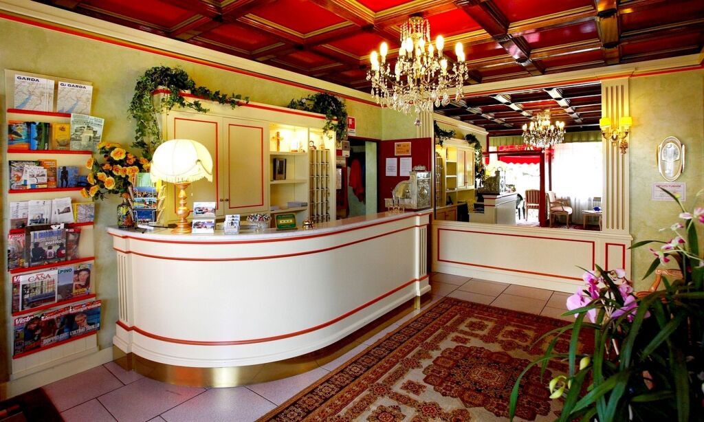 Hotel Benaco - סירמיונה - דלפק קבלה