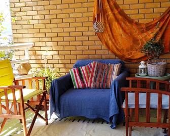 Vana' s penthouse with comfortable relaxing fully furnished balcony - Marousi - Balcony