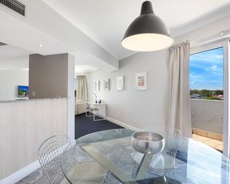 Sydney Airport Suites - Mascot - Salle à manger