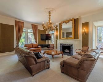 Charming Renovated Capitol Hill House - Slc - Salt Lake City - Living room