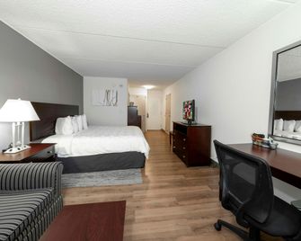 Red Roof Plus+ Woodbridge - Carteret - Carteret - Habitación