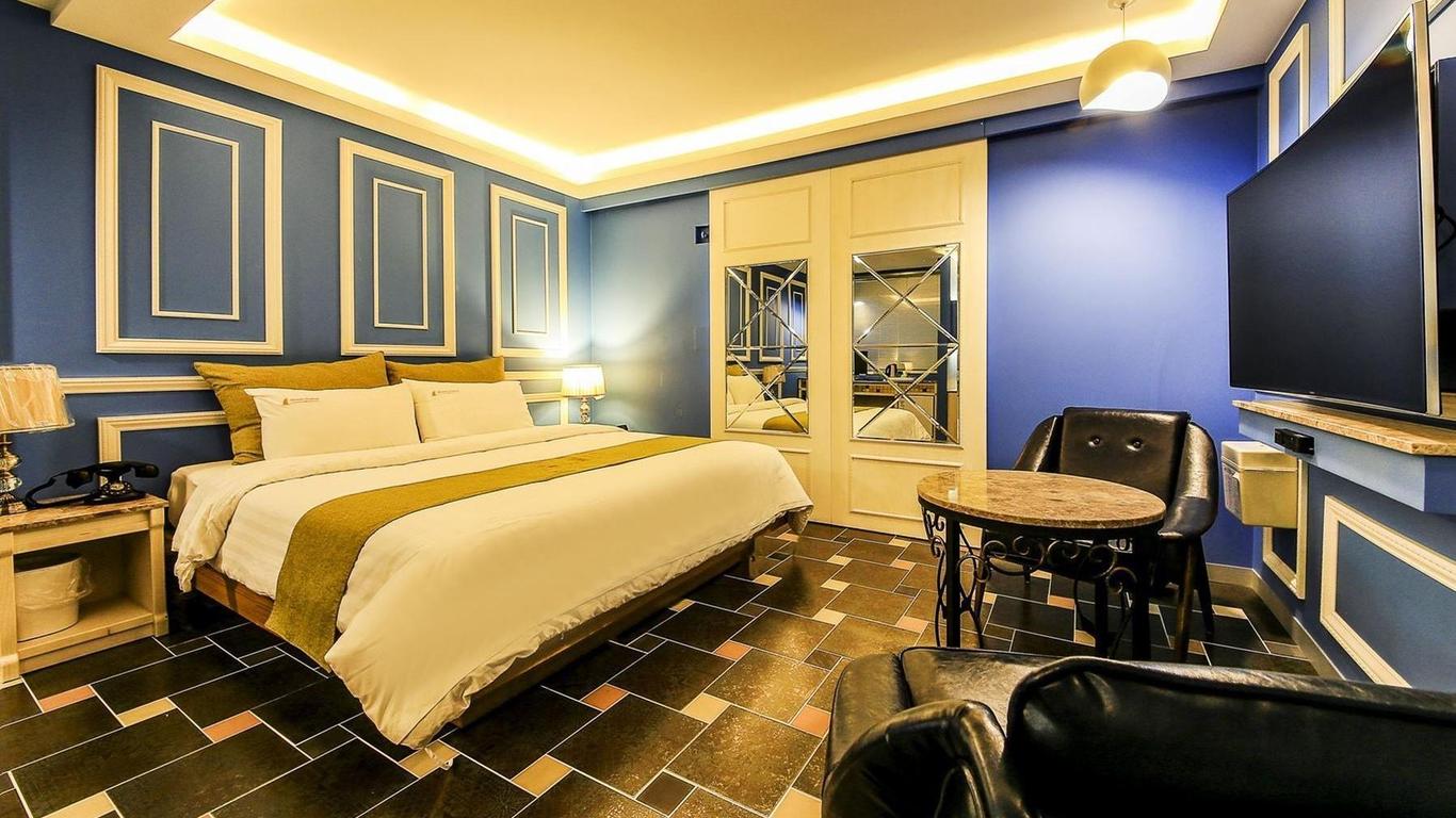 Dubai Hotel