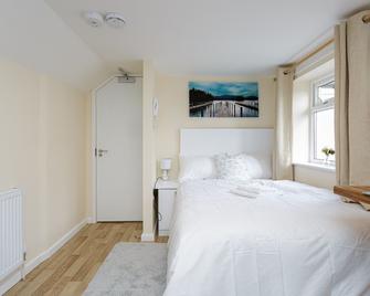 Blackberry - Stylish Self-Contained Flats in Soton City Centre - Southampton - Schlafzimmer