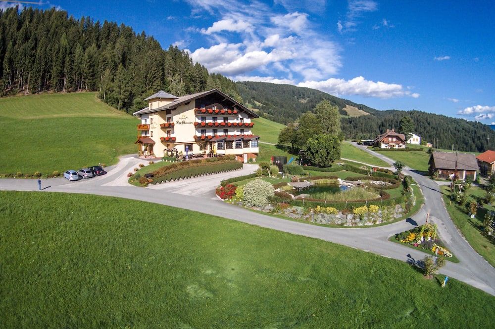 Berghotel Presslauer - Hermagor - בניין