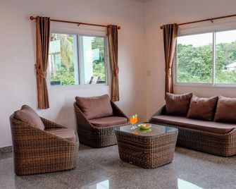 The Lake House Ko Yo - Songkhla - Living room
