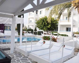 Tasmaria Aparthotel - Pafos - Piscina