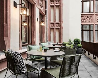 Groners Leipzig - לייפציג - פטיו