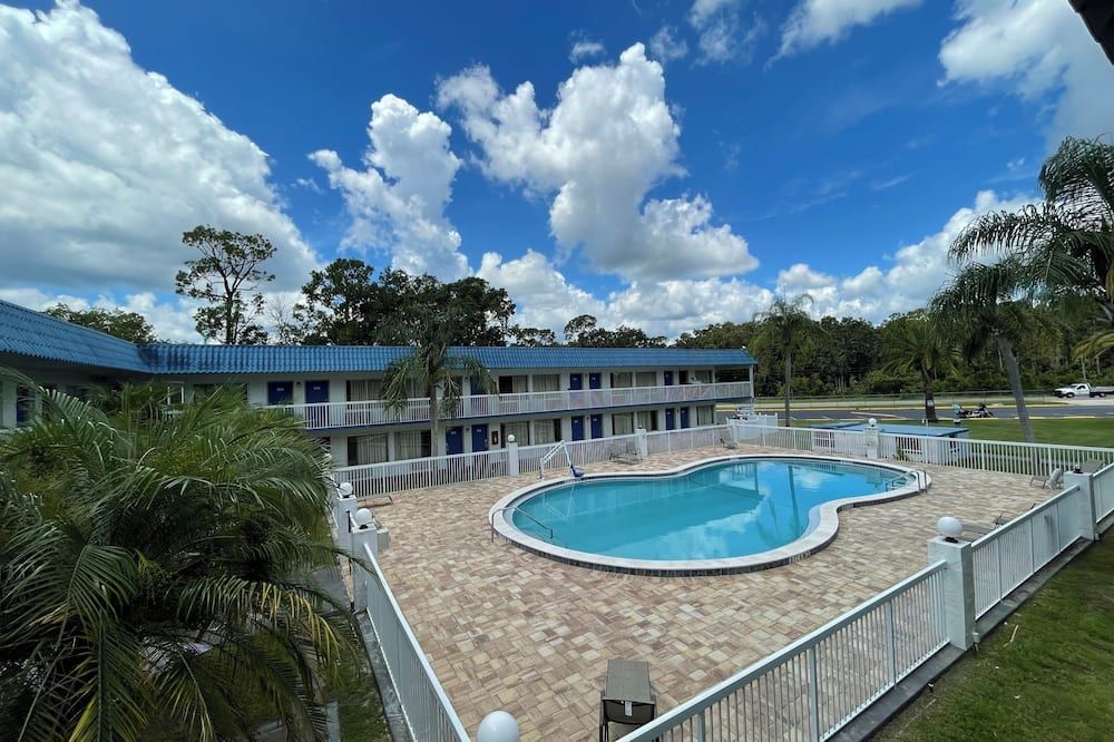 Motel 6 Daytona Beach - Fl - Speedway - דייטונה ביץ'