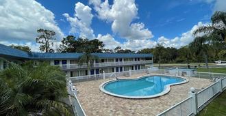 Motel 6 Daytona Beach - Fl - Speedway - Daytona Beach - Building