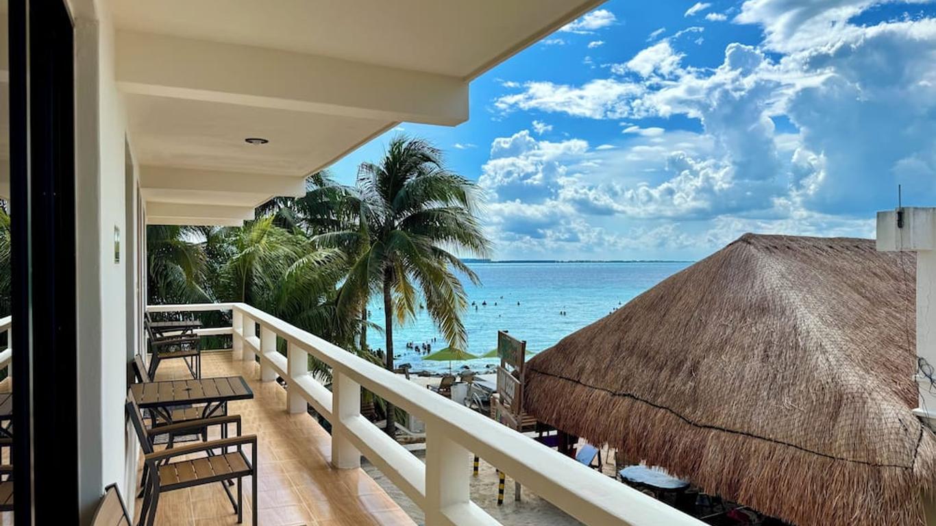 Chichis and Charlies Beachfront