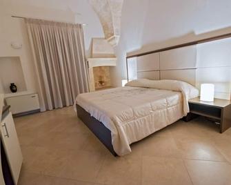 Monte Castello - Villa Castelli - Camera da letto