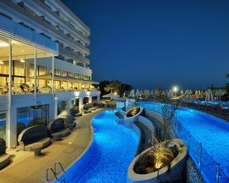 梅里斯海灘酒店 - 阿依納巴 - Ayia Napa / 阿依納帕 - 游泳池