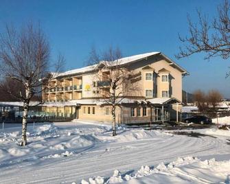 Strandhotel Faak - Faak am See - Building