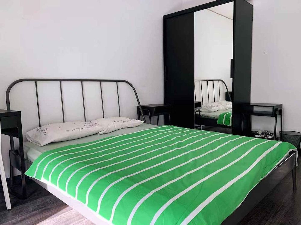 The property is a 3 bedroom apartment nearby the city with restaurants around. - Bissau - Soverom