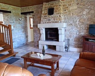 Brittany house south Finistère, in the countryside, quiet, independent, wifi - Bannalec - Sala de estar