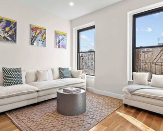 Carroll Place II - Bright 3br Carroll Gardens Apt - Brooklyn - Living room
