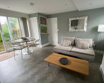 The Studio - Worthing - Living room