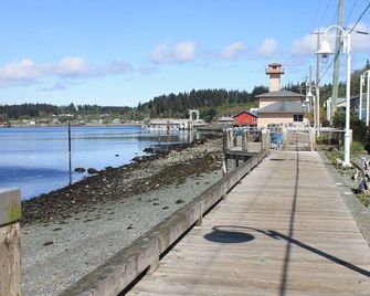 The Orca Inn - Alert Bay