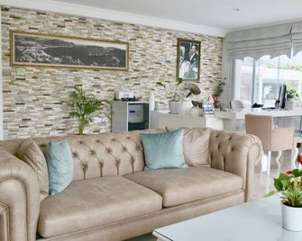 Göcek Naz Hotel - Göcek - Wohnzimmer