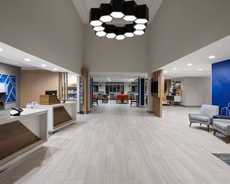 Holiday Inn Express & Suites Brattleboro By IHG - ברטלבורו - לובי